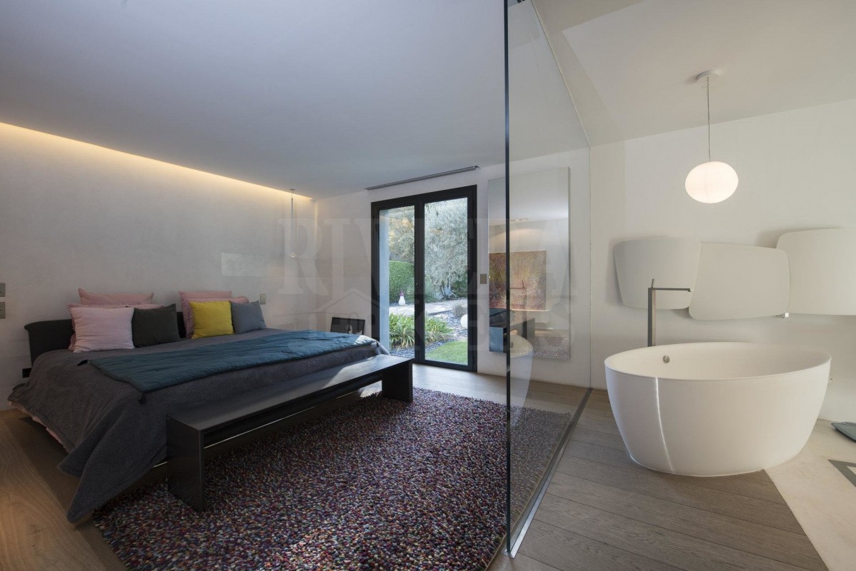 Mougins'de 308m² satılık muhteşem Ev - Mougins'de, Fransa'da'daki en güzel satılık villa ve daire ilanları burada. Emlak listemizden size en uygun ilanı seçip Mougins'de'deki emlak ofisiyle iletişime geçin. 2990000 EUR 28.1.2020 1703631