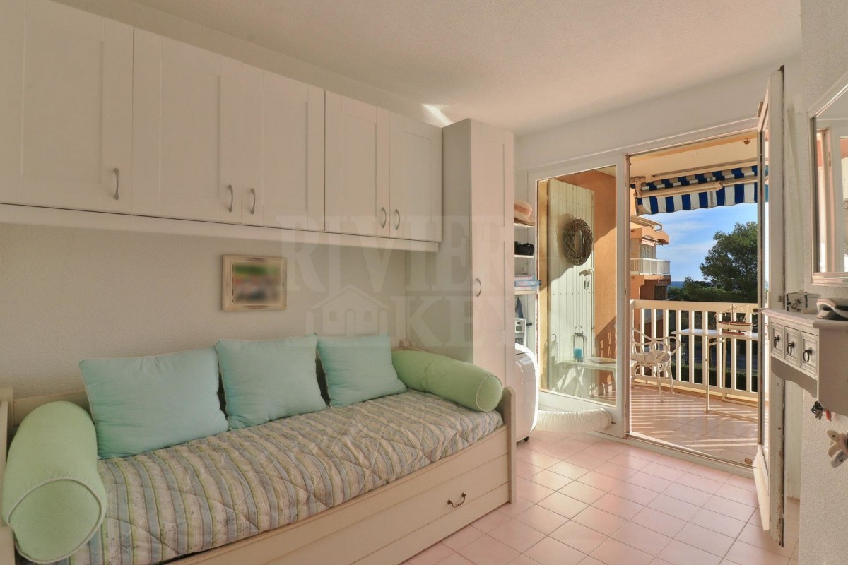 Saint-Aygulfफ़्रांस में अपार्टमेंट बिक्री के लिए. Saint-Aygulf फ़्रांस में, बिक्री के लिए अपार्टमेंट 1703643. Saint-Aygulf अपार्टमेंट, 1 bedroom_en, स्विमिंग पूल, विथ फर्नीचर, छत, पूरब उन्मुख, पश्चिम उन्मुख, समुद्र देखें 28.1.2020,, फ़्रांस अपार्टमेंट