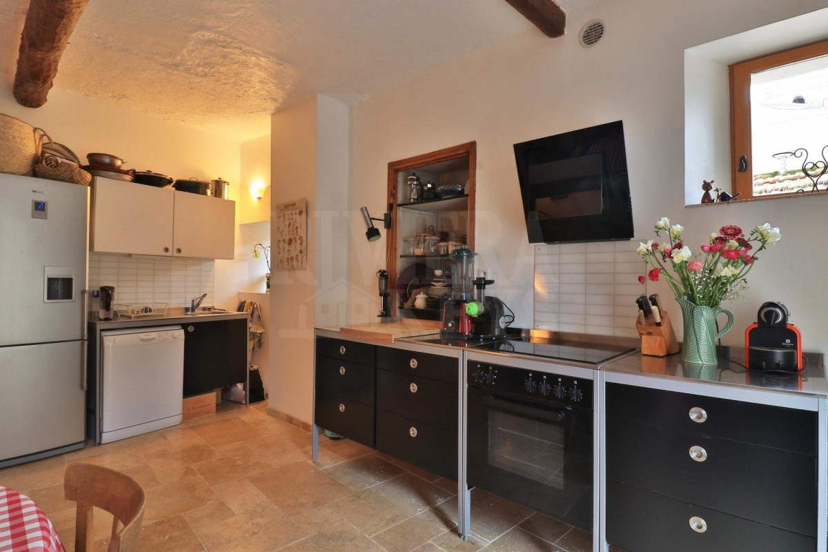 Lorguesफ़्रांस में अपार्टमेंट बिक्री के लिए. Lorgues फ़्रांस में, बिक्री के लिए अपार्टमेंट 1703679. Lorgues अपार्टमेंट, 3 bedrooms_en, double pane windows_en, ए.सी., छत, दक्षिण की ओर उन्मुख, पश्चिम उन्मुख 28.1.2020,, फ़्रांस अपार्टमेंट