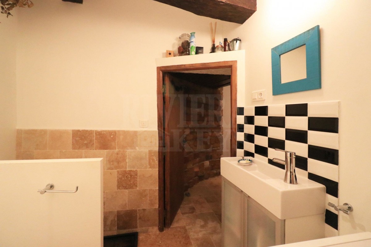 Lorguesफ़्रांस में अपार्टमेंट बिक्री के लिए. Lorgues फ़्रांस में, बिक्री के लिए अपार्टमेंट 1703679. Lorgues अपार्टमेंट, 3 bedrooms_en, double pane windows_en, ए.सी., छत, दक्षिण की ओर उन्मुख, पश्चिम उन्मुख 28.1.2020,, फ़्रांस अपार्टमेंट