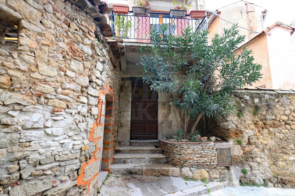 Lorguesफ़्रांस में अपार्टमेंट बिक्री के लिए. Lorgues फ़्रांस में, बिक्री के लिए अपार्टमेंट 1703679. Lorgues अपार्टमेंट, 3 bedrooms_en, double pane windows_en, ए.सी., छत, दक्षिण की ओर उन्मुख, पश्चिम उन्मुख 28.1.2020,, फ़्रांस अपार्टमेंट