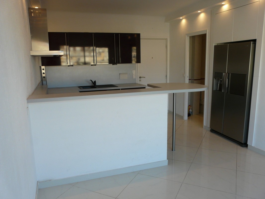 Mid to Long-Term rent apartment in Cannes 1250 EUR. Search landlords, facilitates for long-term home rental from agents in Cannes Alpes Maritimes. Apartment 1 bedroom 41m² double pane windows, air conditioning, dishwasher, terrace. Liveonriviera.com one of leading accommodation marketplaces for unfurnished and furnished long term rentals. This apartment in Cannes is 28.1.2020, 1703945.