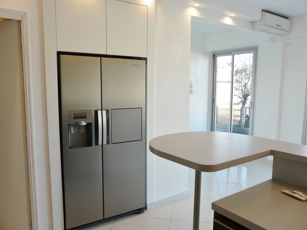 Mid to Long-Term rent apartment in Cannes 1250 EUR. Search landlords, facilitates for long-term home rental from agents in Cannes Alpes Maritimes. Apartment 1 bedroom 41m² double pane windows, air conditioning, dishwasher, terrace. Liveonriviera.com one of leading accommodation marketplaces for unfurnished and furnished long term rentals. This apartment in Cannes is 28.1.2020, 1703945.