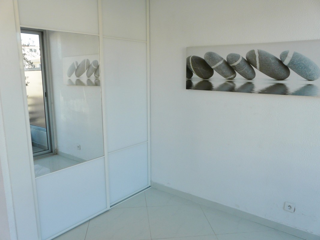 Mid to Long-Term rent apartment in Cannes 1250 EUR. Search landlords, facilitates for long-term home rental from agents in Cannes Alpes Maritimes. Apartment 1 bedroom 41m² double pane windows, air conditioning, dishwasher, terrace. Liveonriviera.com one of leading accommodation marketplaces for unfurnished and furnished long term rentals. This apartment in Cannes is 28.1.2020, 1703945.