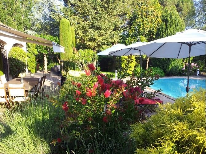 Huis 225m² te koop in La Colle-sur-Loup, Cote d'Azur - Zuid Frankrijk. Koop huis 225m² - in La Colle-sur-Loup, Cote d'Azur - Zuid Frankrijk, dubbele beglazing, open haard, airconditioning, zwembad, terras, westelijk georiënteerd,, 1495000 EUR 28.1.2020 1703952. Huis te koop in La Colle-sur-Loup, Frankrijk.