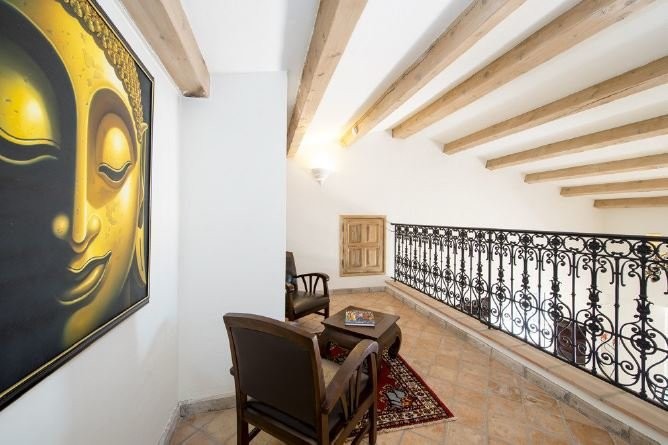 Huis 225m² te koop in La Colle-sur-Loup, Cote d'Azur - Zuid Frankrijk. Koop huis 225m² - in La Colle-sur-Loup, Cote d'Azur - Zuid Frankrijk, dubbele beglazing, open haard, airconditioning, zwembad, terras, westelijk georiënteerd,, 1495000 EUR 28.1.2020 1703952. Huis te koop in La Colle-sur-Loup, Frankrijk.