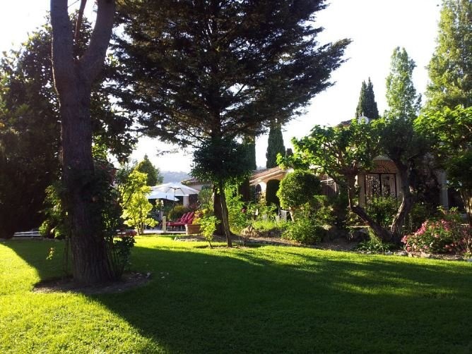 Huis 225m² te koop in La Colle-sur-Loup, Cote d'Azur - Zuid Frankrijk. Koop huis 225m² - in La Colle-sur-Loup, Cote d'Azur - Zuid Frankrijk, dubbele beglazing, open haard, airconditioning, zwembad, terras, westelijk georiënteerd,, 1495000 EUR 28.1.2020 1703952. Huis te koop in La Colle-sur-Loup, Frankrijk.