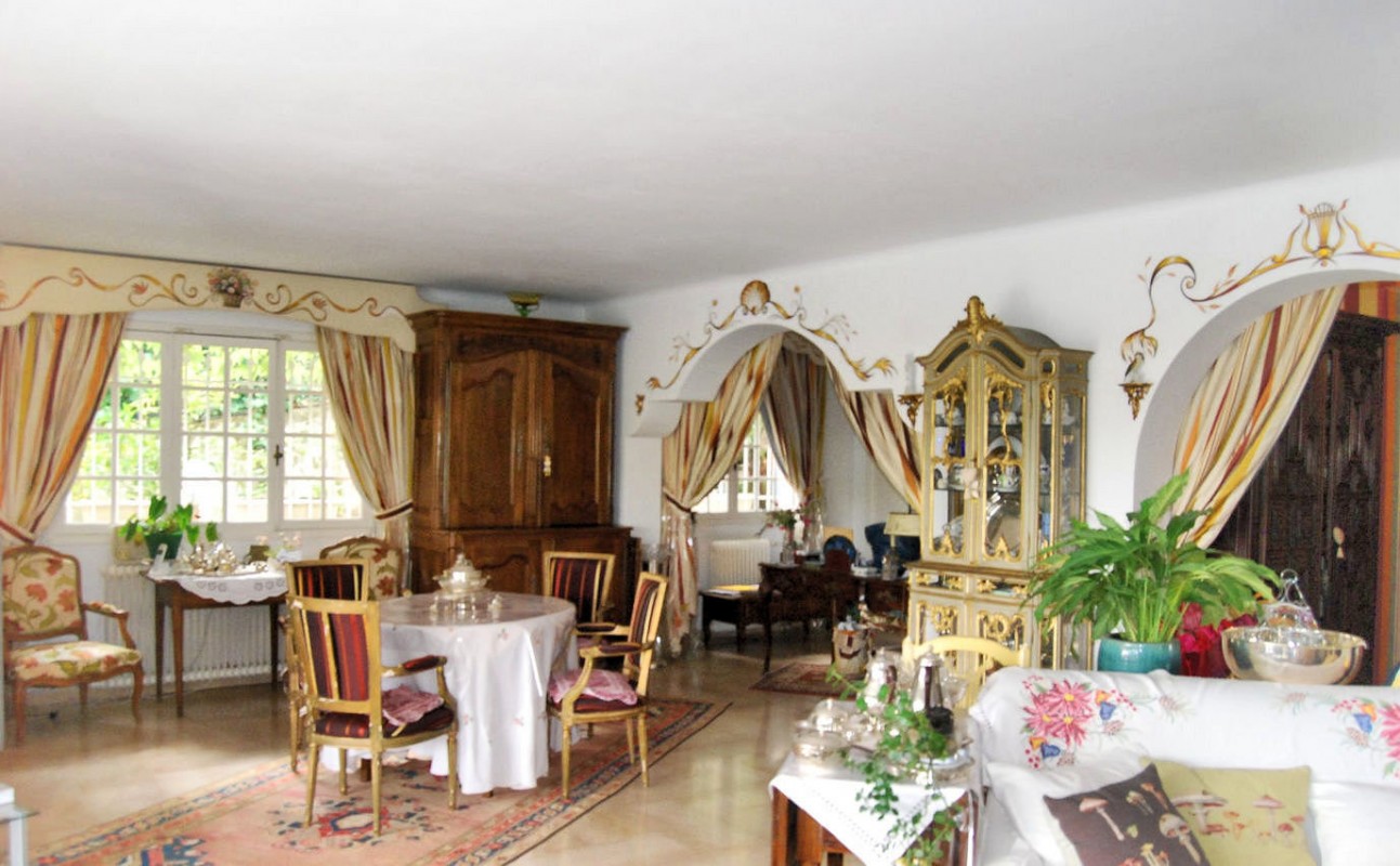 Villa 234m&#178; te koop in La Colle-sur-Loup, Cote d'Azur - Zuid Frankrijk. Koop villa 234m&#178; - in La Colle-sur-Loup, Cote d'Azur - Zuid Frankrijk, open haard,, 1050000 EUR 29.1.2020 1704129. Villa te koop in La Colle-sur-Loup, Frankrijk.