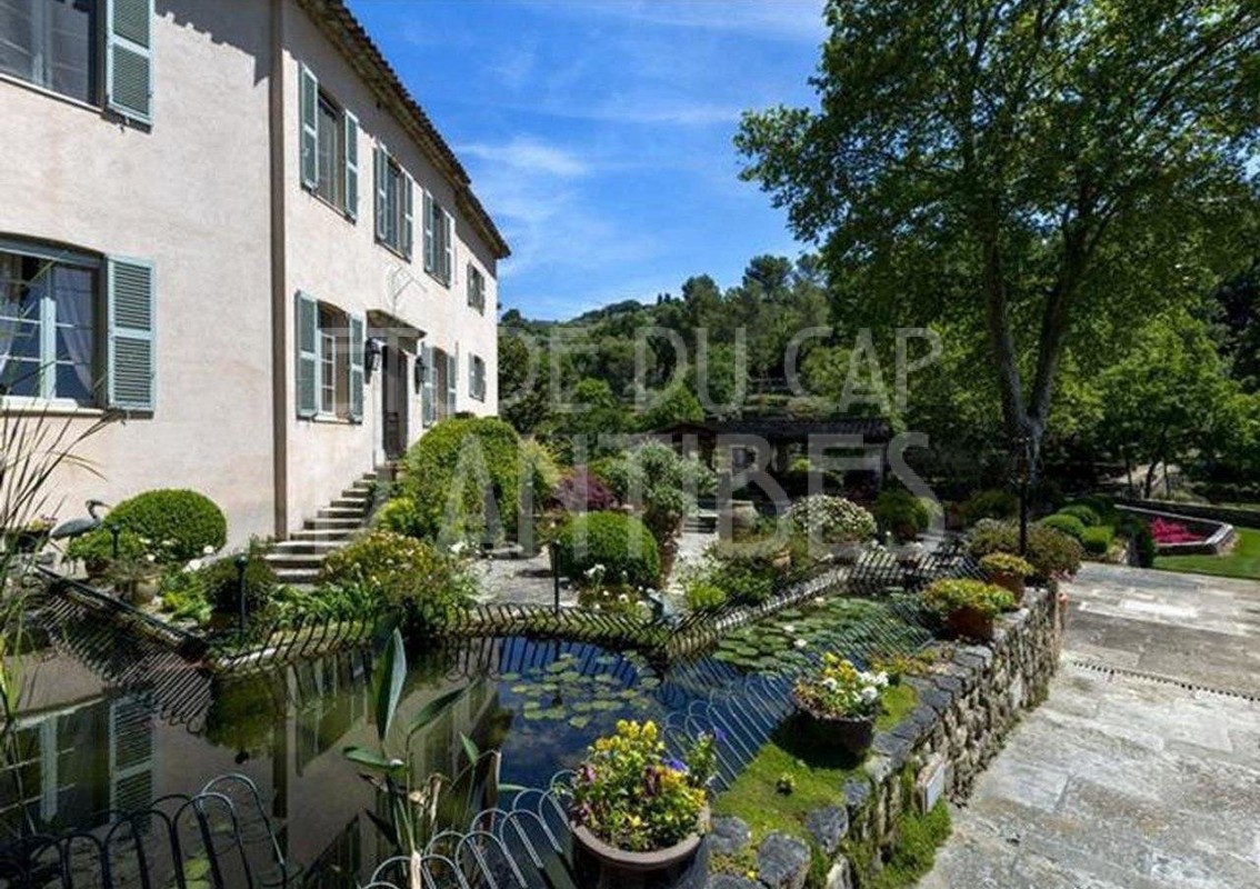 Grasseफ़्रांस में मकान बिक्री के लिए. Grasse फ़्रांस में, बिक्री के लिए मकान 1704149. Grasse मकान,, बगीचा, पार्क का दृश्य 29.1.2020,, फ़्रांस मकान