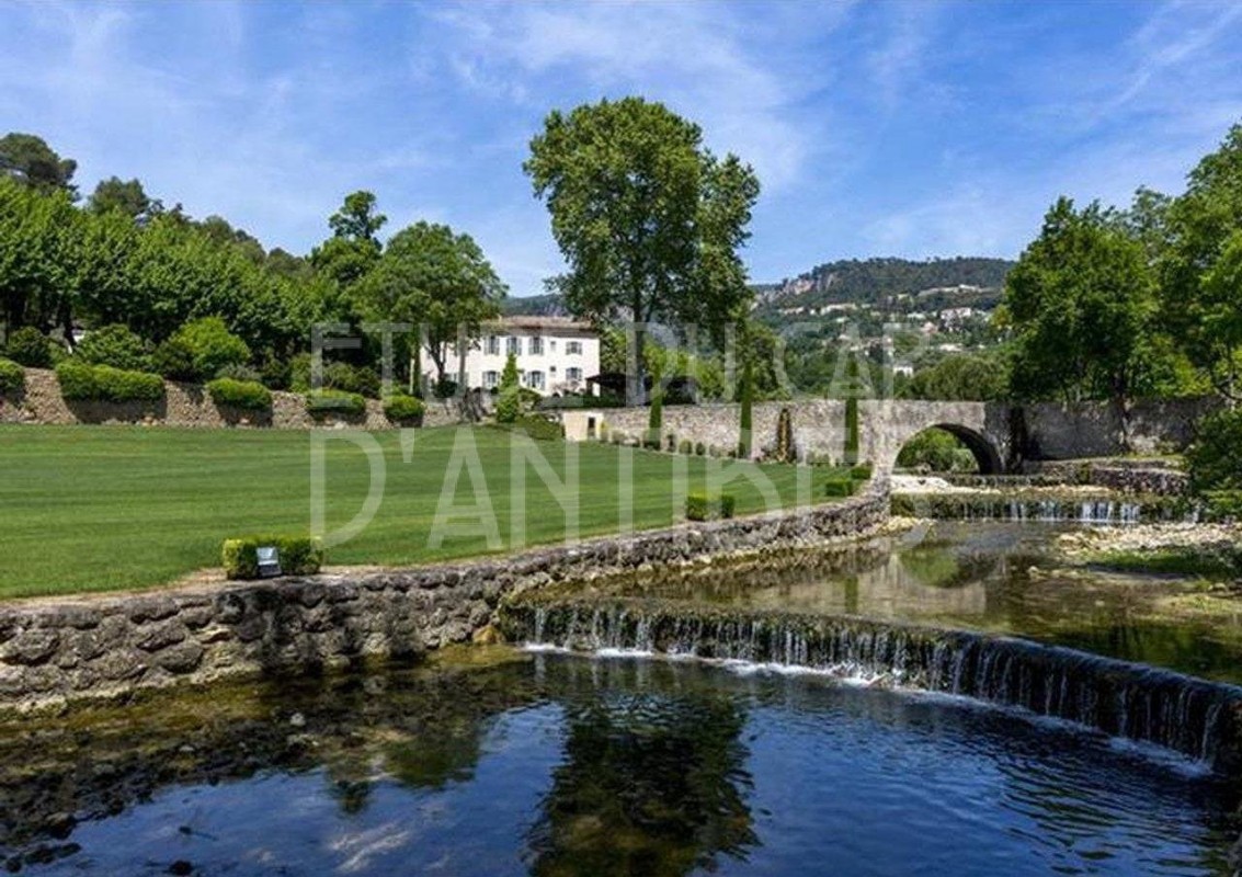 Grasseफ़्रांस में मकान बिक्री के लिए. Grasse फ़्रांस में, बिक्री के लिए मकान 1704149. Grasse मकान,, बगीचा, पार्क का दृश्य 29.1.2020,, फ़्रांस मकान