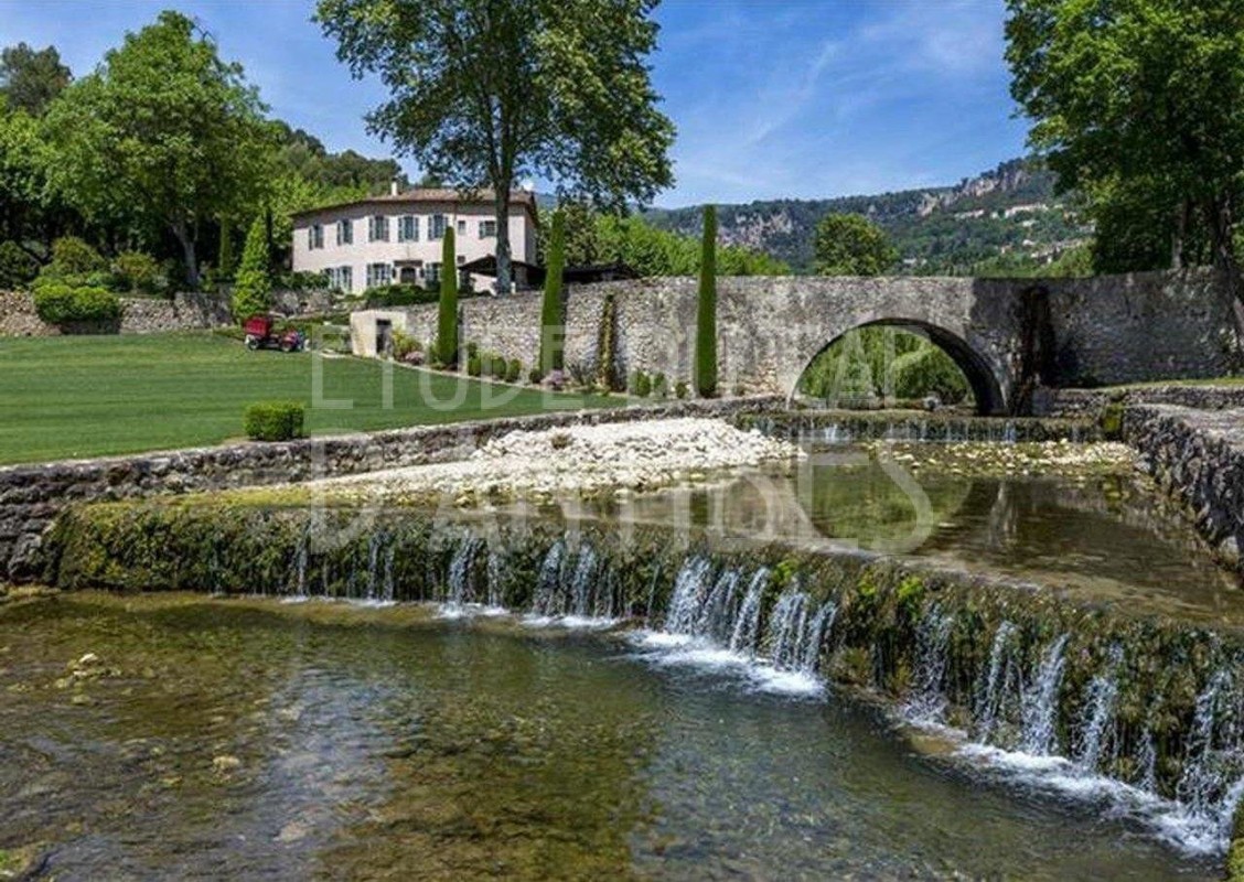 Grasseफ़्रांस में मकान बिक्री के लिए. Grasse फ़्रांस में, बिक्री के लिए मकान 1704149. Grasse मकान,, बगीचा, पार्क का दृश्य 29.1.2020,, फ़्रांस मकान