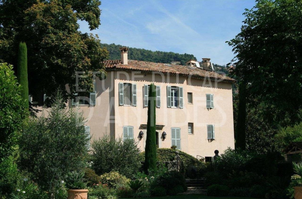 Grasseफ़्रांस में मकान बिक्री के लिए. Grasse फ़्रांस में, बिक्री के लिए मकान 1704149. Grasse मकान,, बगीचा, पार्क का दृश्य 29.1.2020,, फ़्रांस मकान