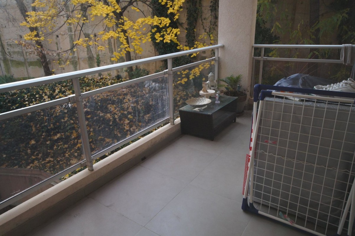 Locations meublées en longue durée et locations au mois à Nice Alpes-Maritimes Appartement 4 pièces 98m² fenêtres double vitrage, piscine, orientation est, orientation ouest, vue sur la mer à louer à Nice Alpes-Maritimes. France. Location au mois à Nice France 1400 EUR 29.1.2020, 1704511