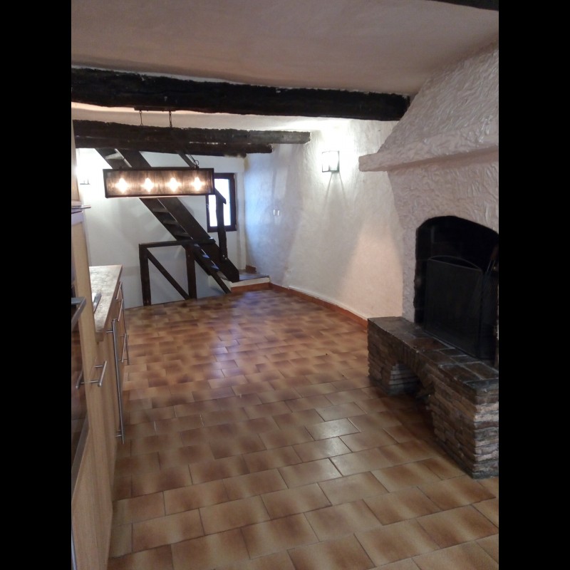 For sale House 75m&#178; in Cagnes sur Mer Alpes Maritimes. House,, double pane windows, fireplace. Price to Buy a House is 239000 EUR. In Cagnes sur Mer for sale House. House was published on sales list 29.1.2020 1704695. Selling House in Cagnes sur Mer Alpes Maritimes, France.