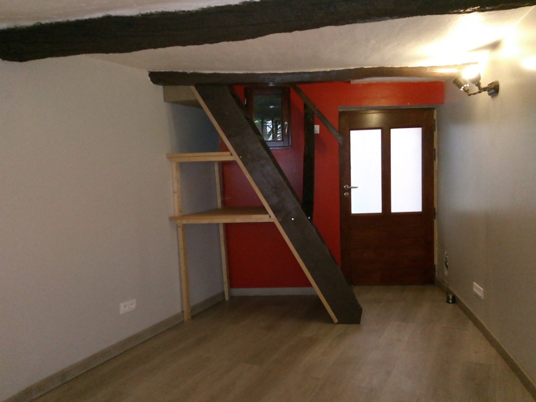 For sale House 75m&#178; in Cagnes sur Mer Alpes Maritimes. House,, double pane windows, fireplace. Price to Buy a House is 239000 EUR. In Cagnes sur Mer for sale House. House was published on sales list 29.1.2020 1704695. Selling House in Cagnes sur Mer Alpes Maritimes, France.