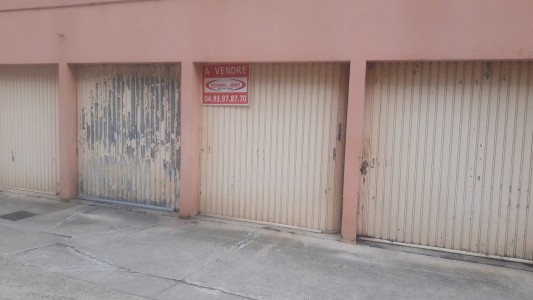 Parkering till salu i Menton - Frankrike 1704780