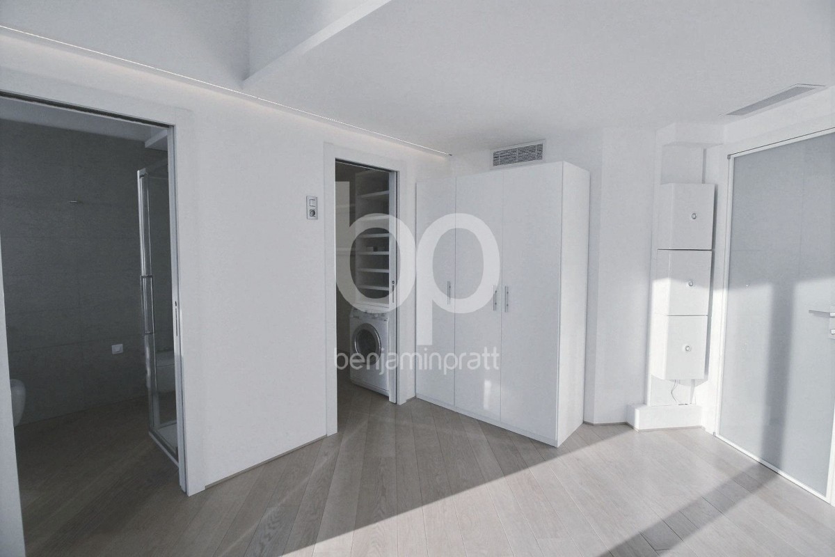 Stan na prodaju - Roquebrune-Cap-Martin, Francuska, Alpes Maritimes. Stan 135m&#178; - 3 spavaće sobe 1 kupaonica prozori sa dvostrukim oknima, klimatizacija, bazen za plivanje, terasa, zapadna orijentacija, pogled na more Cijena stan: 2400000 EUR 30.1.2020 1705523. Pronađite više nekretnina na lokaciji Roquebrune-Cap-Martin