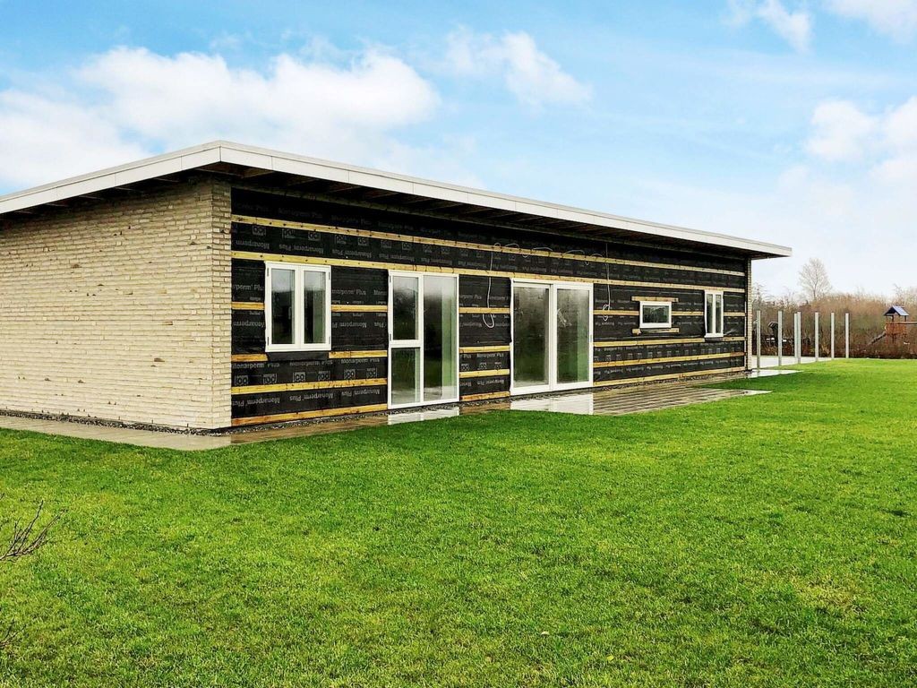 Rent weekly furnished Holiday apartment in Sydals. Short-term rentals Sydals, Denmark, Flensborg Fjord. Holiday rentals 5 bedrooms apartment in Sydals. Find cheap or luxury Vacation rental apartment in Sydals. Accommodation in Sydals. Holiday apartment for rent in the Sydals area.