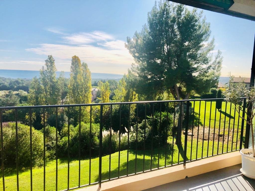 Villeneuve-Loubet: Stan za najam. stan 2 spavaće sobe 1 kupaonica prozori sa dvostrukim oknima, klimatizacija, namješteno, južna orijentacija, zapadna orijentacija, pogled na more.. Iznajmljuje se u grade Villeneuve-Loubet, Francuska, Alpes Maritimes 1.2.2020 Cijena nekretnine: 1500 EUR 1706008. Stan u najam.