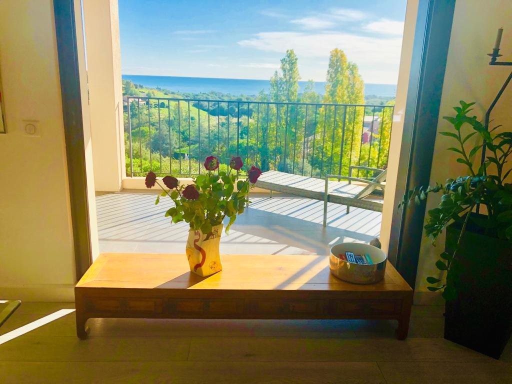 Villeneuve-Loubet: Stan za najam. stan 2 spavaće sobe 1 kupaonica prozori sa dvostrukim oknima, klimatizacija, namješteno, južna orijentacija, zapadna orijentacija, pogled na more.. Iznajmljuje se u grade Villeneuve-Loubet, Francuska, Alpes Maritimes 1.2.2020 Cijena nekretnine: 1500 EUR 1706008. Stan u najam.