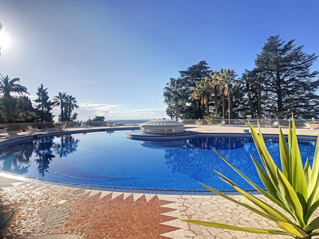 Дългосрочно наем апартамент, 165m&#178;, 3 спални,,. Намерете дългосрочен имот, Апартамент във Франция само за 4000 EUR. 1706128, 4.2.2020.