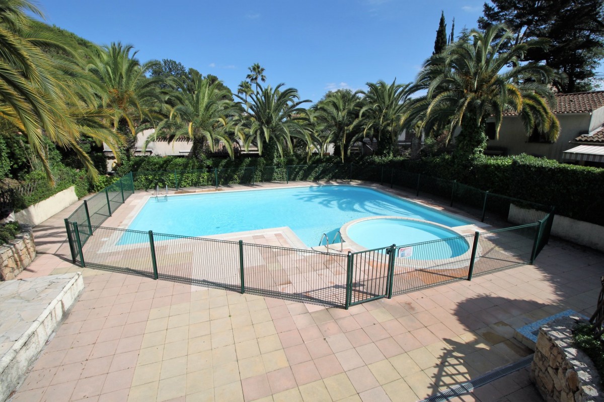 For sale Apartment 24m&#178; in Cagnes sur Mer Alpes Maritimes. Apartment 1 bathroom, 1 bedroom, double pane windows, swimming pool, terrace, garden view. Price to Buy a Apartment is 127000 EUR. In Cagnes sur Mer for sale Apartment. Apartment was published on sales list 5.2.2020 1706325. Selling Apartment in Cagnes sur Mer Alpes Maritimes, France.