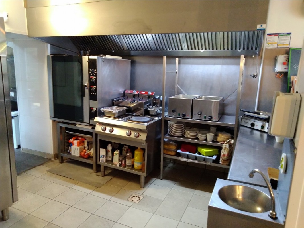 Escritório para venda em Saint-Malo, França à venda. À venda escritório. 42800 EUR 6.2.2020 1706370.