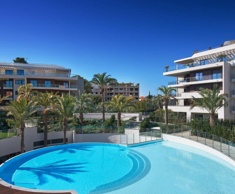 Apartamento T 2 para venda em Antibes, França Alpes Marítimos à venda. À venda apartamento 111m&#178; - T 2 2 banheiros janela de duas folhas, ar condicionado, piscina, terraço, 1900000 EUR 6.2.2020 1706398.