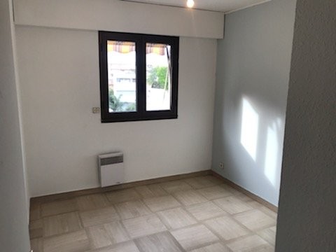 Pronájem bytu 2+1 44m&#178; 1 ložnice klimatizace, západní orientace v Juan-les-Pins, Alpes Maritimes, Francii. Pronájem bytu 44m&#178; v Juan-les-Pins - Francii. Největší nabídka dlouhodobých pronájmů - Francii. Nemovitost je pronajímána MY LITTLE COTE D'AZUR v Juan-les-Pins Francii 710 EUR 7.2.2020, 1706425