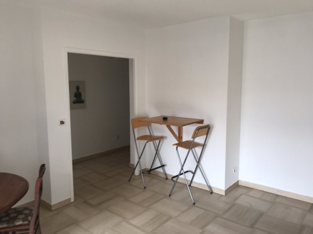 Pronájem bytu 2+1 44m&#178; 1 ložnice klimatizace, západní orientace v Juan-les-Pins, Alpes Maritimes, Francii. Pronájem bytu 44m&#178; v Juan-les-Pins - Francii. Největší nabídka dlouhodobých pronájmů - Francii. Nemovitost je pronajímána MY LITTLE COTE D'AZUR v Juan-les-Pins Francii 710 EUR 7.2.2020, 1706425