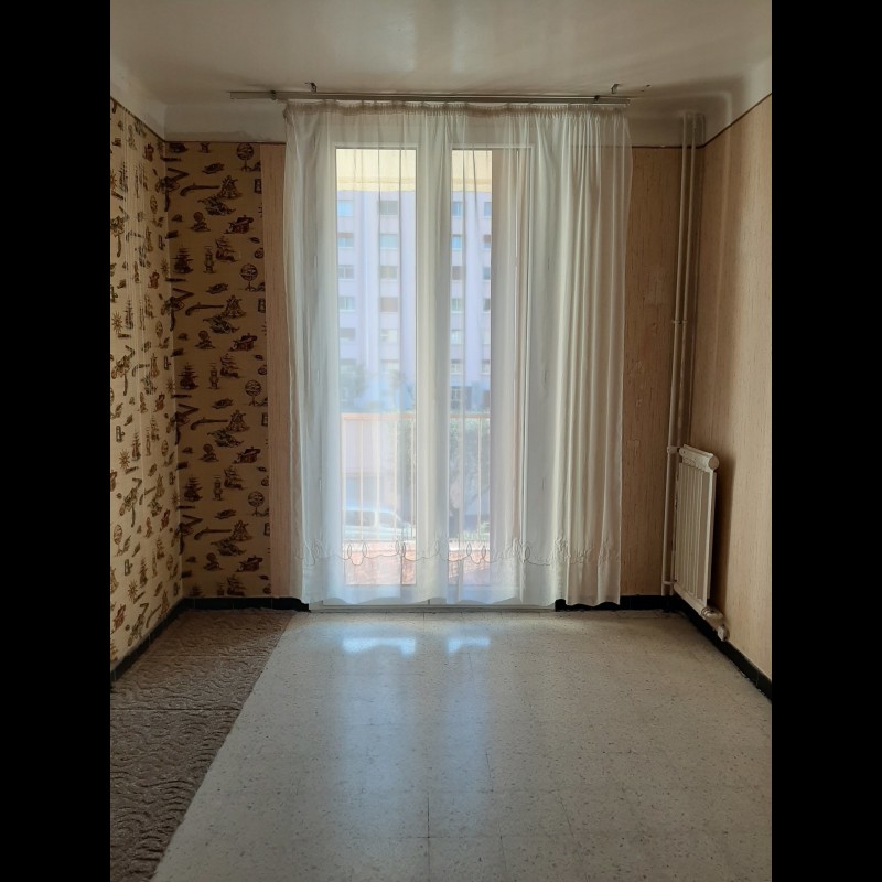 Апартамент Продажба на имоти във Грас, четири стаи Франция Alpes Maritimes. 10.2.2020 Имоти за продан. 1706618 125000 EUR.