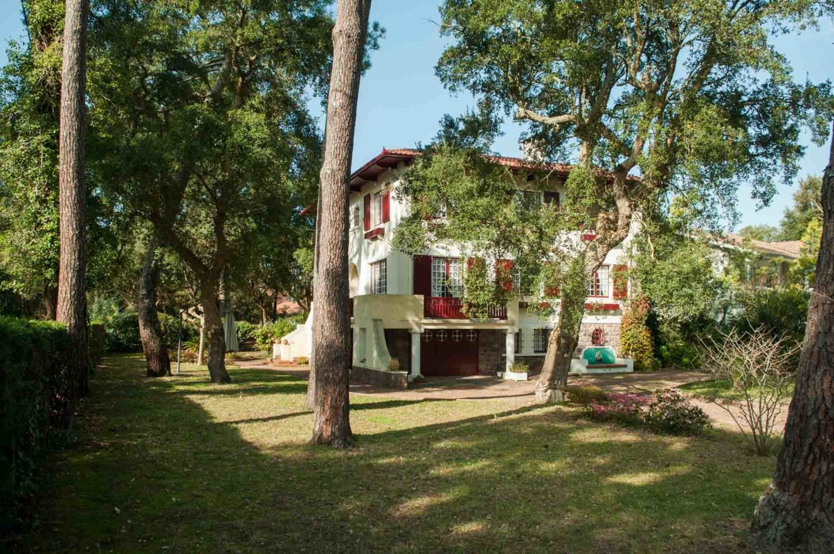 Achat et Vente Immobilière Soorts-Hossegor France. Vente et achat villa chambre de service, orientation sud, orientation ouest 260m² à Soorts-Hossegor. Annonces immobilières Soorts-Hossegor. 2100000 EUR 11.2.2020 1706712