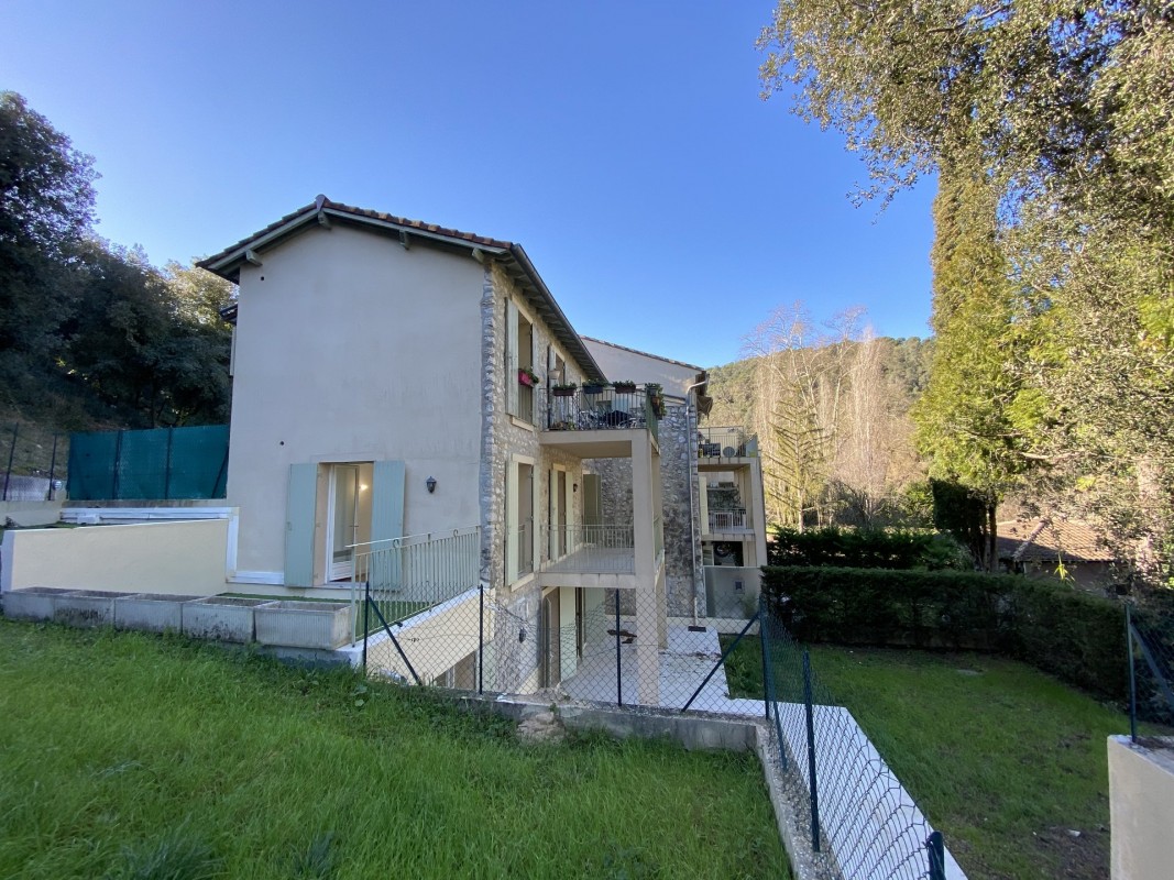Appartement 125m&#178; te koop in La Colle-sur-Loup, Cote d'Azur - Zuid Frankrijk. Koop appartement 125m&#178; - 3 slaapkamers in La Colle-sur-Loup, Cote d'Azur - Zuid Frankrijk, 1 badkamer zwembad,, 498000 EUR 4.3.2020 1706949. Appartement te koop in La Colle-sur-Loup, Frankrijk.