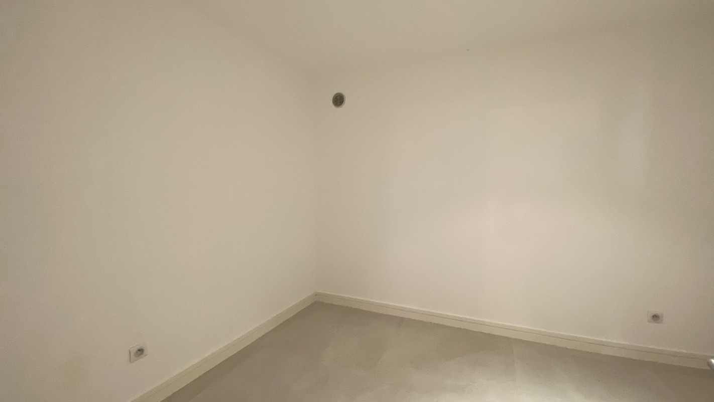 Appartement 125m&#178; te koop in La Colle-sur-Loup, Cote d'Azur - Zuid Frankrijk. Koop appartement 125m&#178; - 3 slaapkamers in La Colle-sur-Loup, Cote d'Azur - Zuid Frankrijk, 1 badkamer zwembad,, 498000 EUR 4.3.2020 1706949. Appartement te koop in La Colle-sur-Loup, Frankrijk.