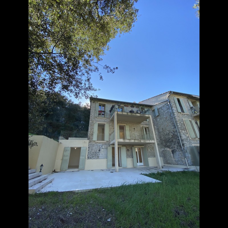 Appartement 125m&#178; te koop in La Colle-sur-Loup, Cote d'Azur - Zuid Frankrijk. Koop appartement 125m&#178; - 3 slaapkamers in La Colle-sur-Loup, Cote d'Azur - Zuid Frankrijk, 1 badkamer zwembad,, 498000 EUR 4.3.2020 1706949. Appartement te koop in La Colle-sur-Loup, Frankrijk.