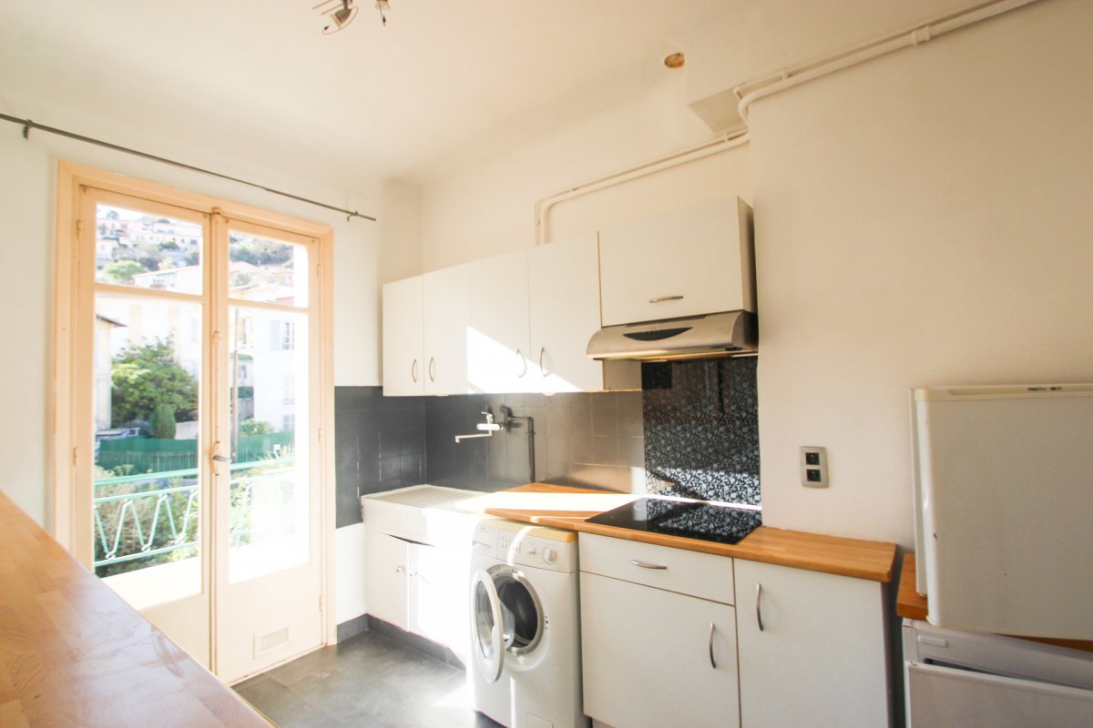 Mid to Long-Term rent apartment in Nice 510 EUR. Search landlords, facilitates for long-term home rental from agents in Nice Alpes Maritimes. Apartment 1 room 32m&#178; double pane windows, south oriented. Liveonriviera.com one of leading accommodation marketplaces for unfurnished and furnished long term rentals. This apartment in Nice is 4.3.2020, 1707030.