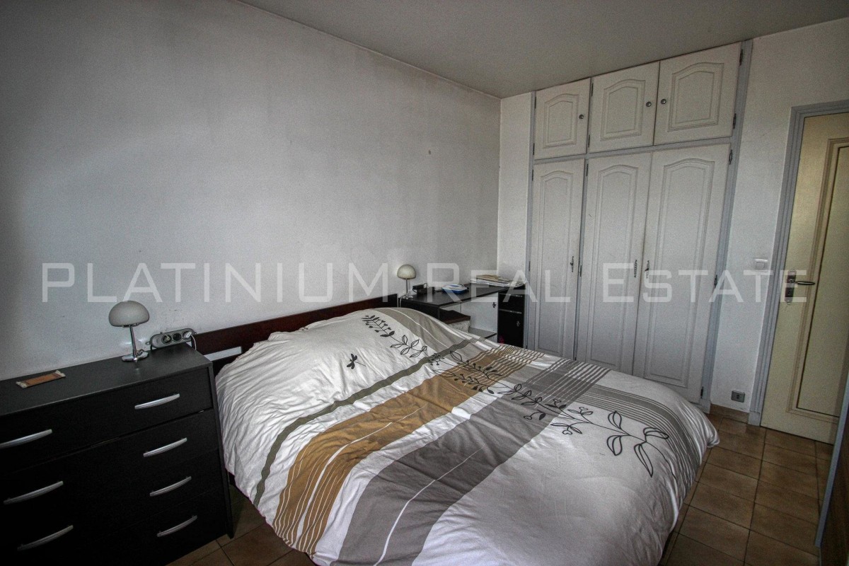 Mid to Long-Term rent apartment in Nice 1350 EUR. Search landlords, facilitates for long-term home rental from agents in Nice Alpes Maritimes. Apartment 2 bedrooms 73m&#178; 1 bathroom double pane windows, air conditioning, terrace, garden, east oriented, south oriented, sea views. Liveonriviera.com one of leading accommodation marketplaces for unfurnished and furnished long term rentals. This apartment in Nice is 4.3.2020, 1707050.