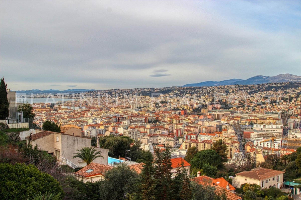 Mid to Long-Term rent apartment in Nice 1350 EUR. Search landlords, facilitates for long-term home rental from agents in Nice Alpes Maritimes. Apartment 2 bedrooms 73m&#178; 1 bathroom double pane windows, air conditioning, terrace, garden, east oriented, south oriented, sea views. Liveonriviera.com one of leading accommodation marketplaces for unfurnished and furnished long term rentals. This apartment in Nice is 4.3.2020, 1707050.