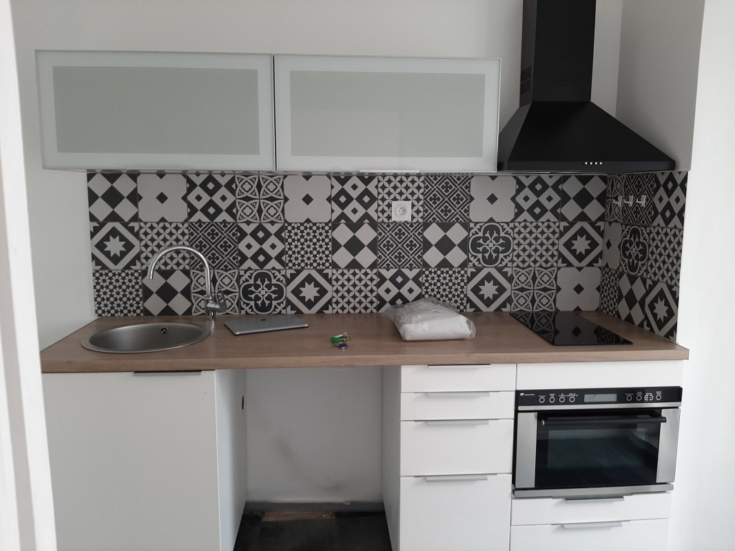 Uthyres lägenhet i Nice Frankrike Alpes Maritimes. Långtidsuthyrning möblerad eller omöblerad lägenhet. Uthyrning av en lägenhet i Nice 30m&#178;, Frankrike 560 EUR 4.3.2020, 1707160. Ledig lägenhet att hyra i andra hand i Nice.