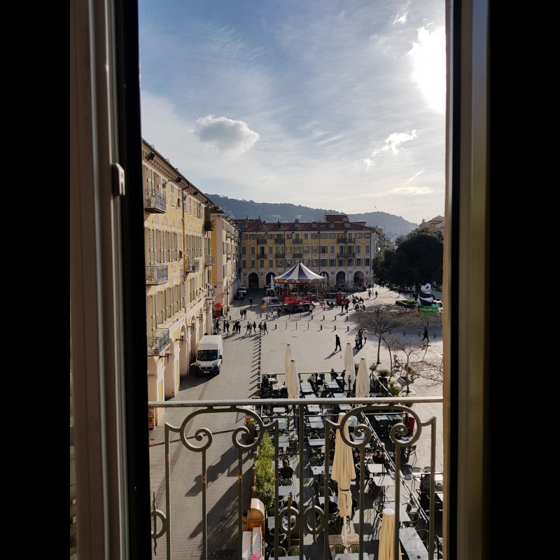 Locations meublées en longue durée et locations au mois à Nice Alpes-Maritimes Appartement 4 pièces 84m² 1 Salle de bains orientation ouest à louer à Nice Alpes-Maritimes. France. Location au mois à Nice France 1400 EUR 4.3.2020, 1707163