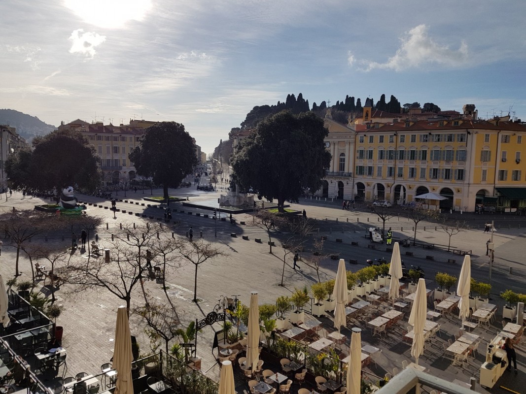 Locations meublées en longue durée et locations au mois à Nice Alpes-Maritimes Appartement 4 pièces 84m² 1 Salle de bains orientation ouest à louer à Nice Alpes-Maritimes. France. Location au mois à Nice France 1400 EUR 4.3.2020, 1707163