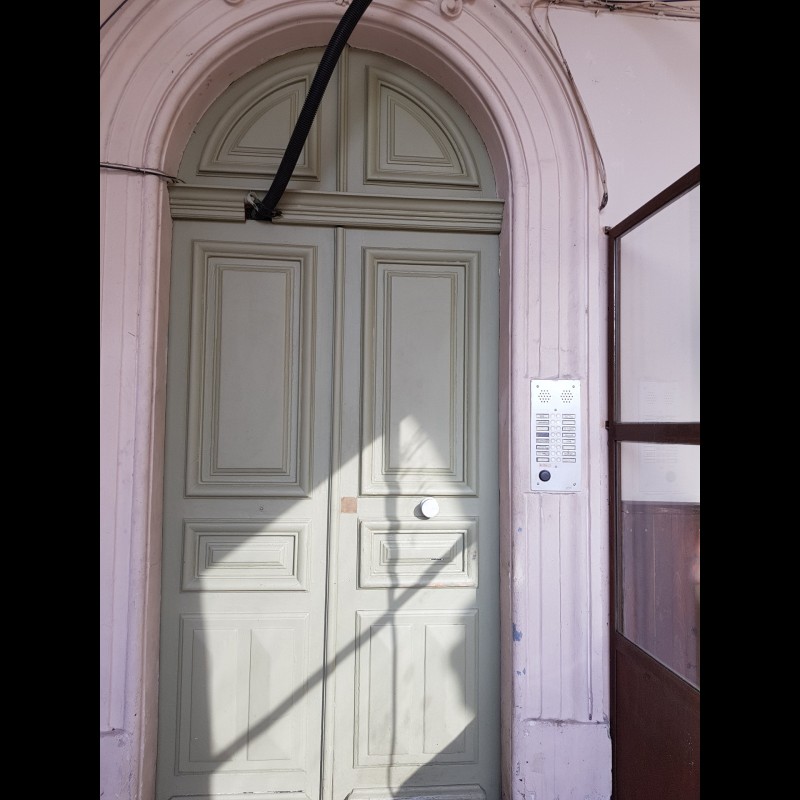 Locations meublées en longue durée et locations au mois à Nice Alpes-Maritimes Appartement 4 pièces 84m² 1 Salle de bains orientation ouest à louer à Nice Alpes-Maritimes. France. Location au mois à Nice France 1400 EUR 4.3.2020, 1707163