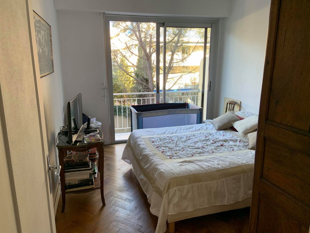 Uthyres lägenhet i Nice Frankrike Alpes Maritimes. Långtidsuthyrning möblerad eller omöblerad lägenhet. Uthyrning av en lägenhet i Nice 65m&#178; 2:a dubbel glas fönster, ligger mot öst, västläge, Frankrike 820 EUR 4.3.2020, 1707279. Ledig lägenhet att hyra i andra hand i Nice.