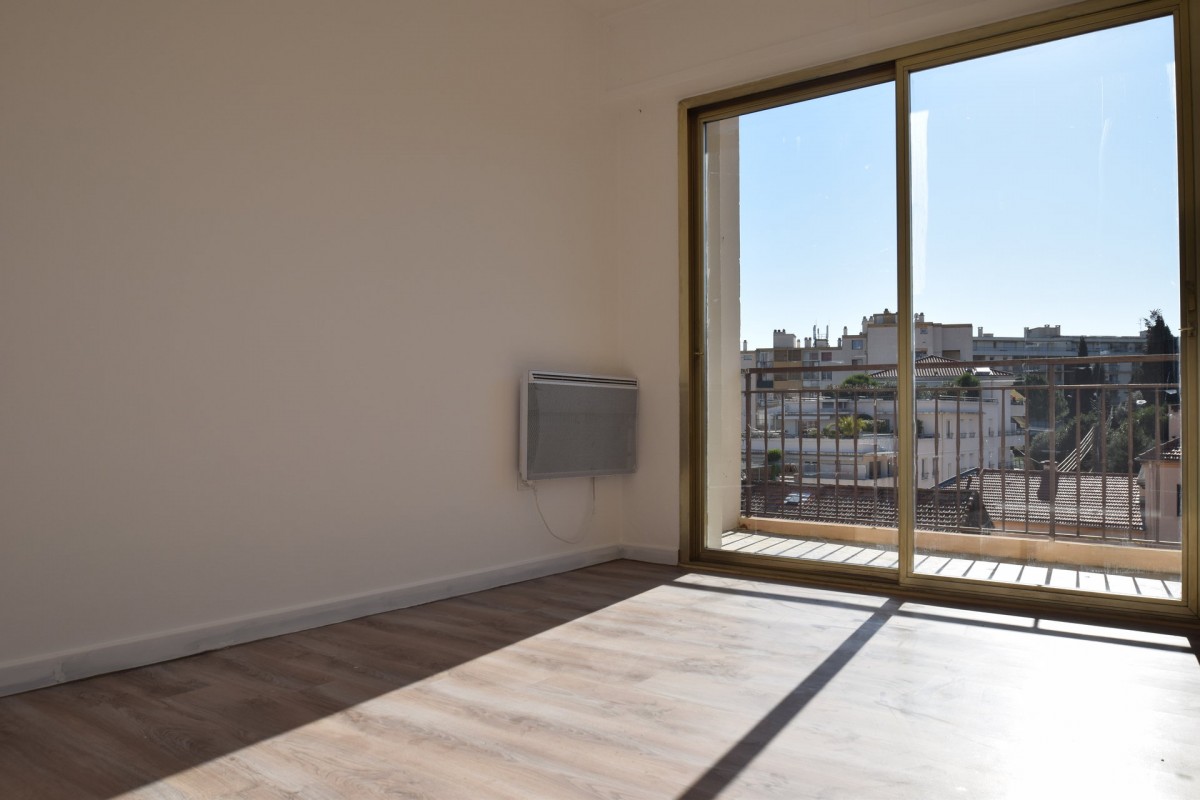 Дългосрочно наем апартамент, 45m&#178;, 1 спалня, 1 баня,. Намерете дългосрочен имот, Апартамент във Франция само за 780 EUR. 1707280, 4.3.2020.