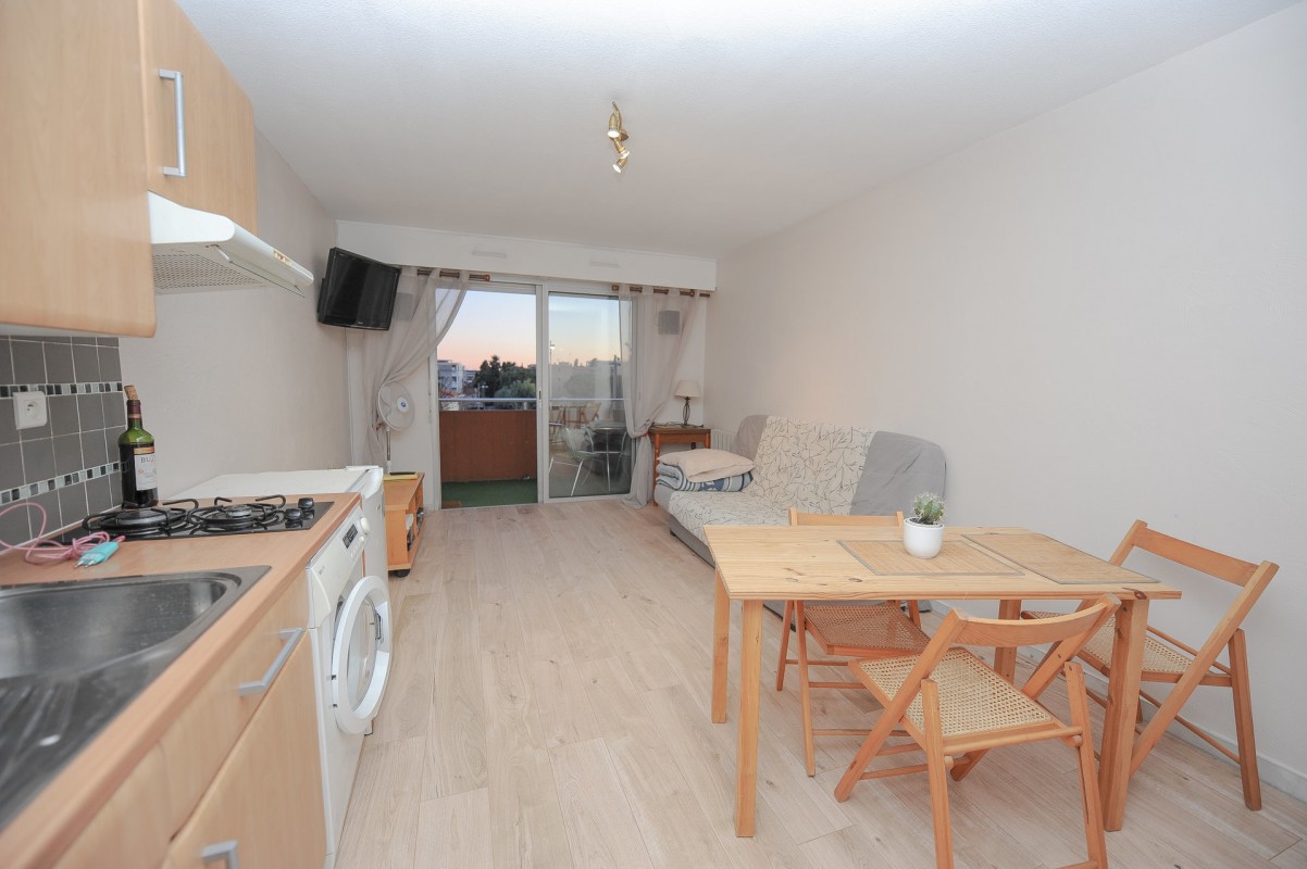 Cagnes-sur-Merफ़्रांस में अपार्टमेंट बिक्री के लिए. Cagnes-sur-Mer फ़्रांस में, बिक्री के लिए अपार्टमेंट 1707283. Cagnes-sur-Mer अपार्टमेंट, 1 room_en, छत, पूरब उन्मुख, पश्चिम उन्मुख, समुद्र देखें 4.3.2020,, फ़्रांस अपार्टमेंट