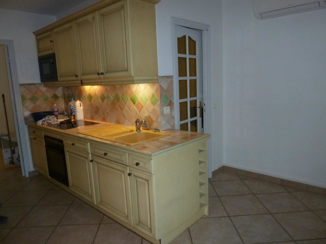 Antibes'de 69m&#178; kiralık 1+1 çift camlı pencere, yüzme havuzu, batı yönünde, kuzey yönünde, güney yönünde, doğu yönünde daire - Yurt dışında yaşama planlarınızı hayata geçirin. Antibes'de - Fransa'da'da sizin için en uygun emlak ilanlarını buradan bulabilirsiniz. 930 EUR 4.3.2020, 1707284