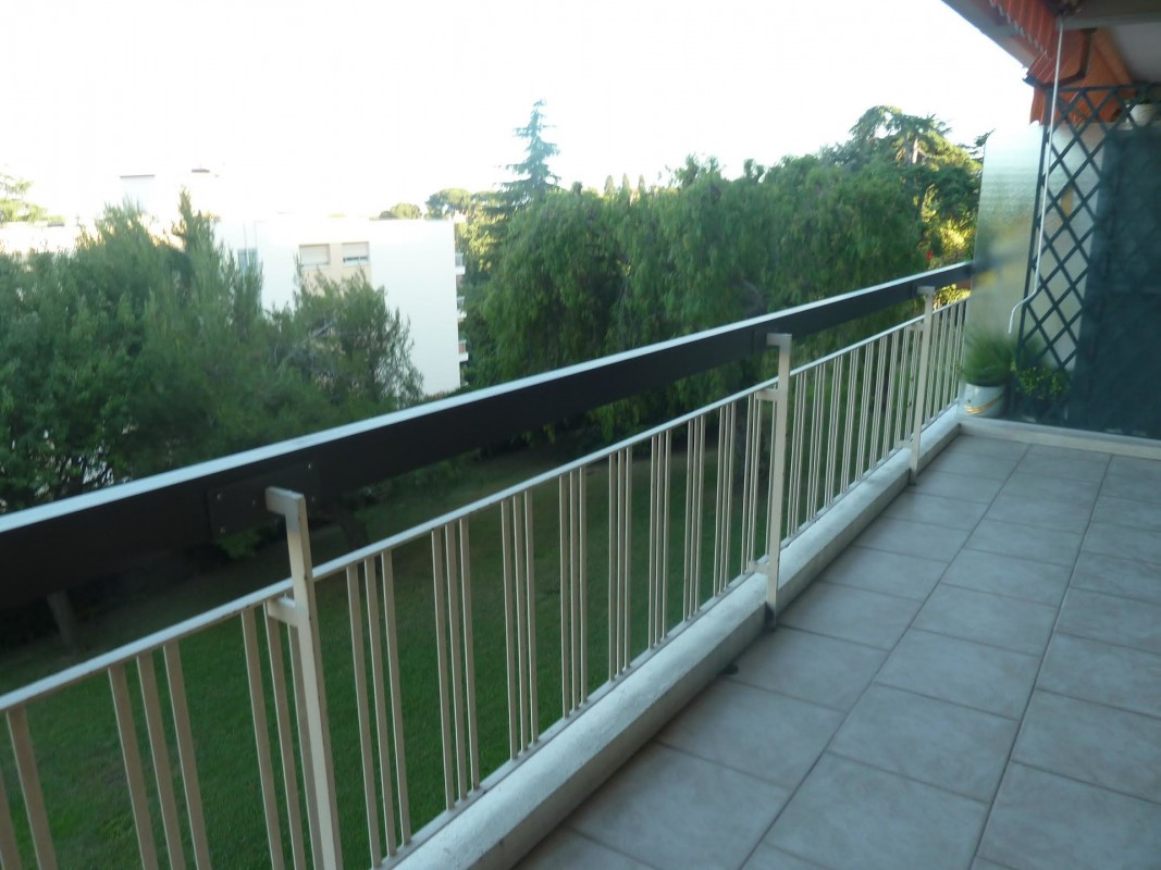 Antibes'de 69m&#178; kiralık 1+1 çift camlı pencere, yüzme havuzu, batı yönünde, kuzey yönünde, güney yönünde, doğu yönünde daire - Yurt dışında yaşama planlarınızı hayata geçirin. Antibes'de - Fransa'da'da sizin için en uygun emlak ilanlarını buradan bulabilirsiniz. 930 EUR 4.3.2020, 1707284