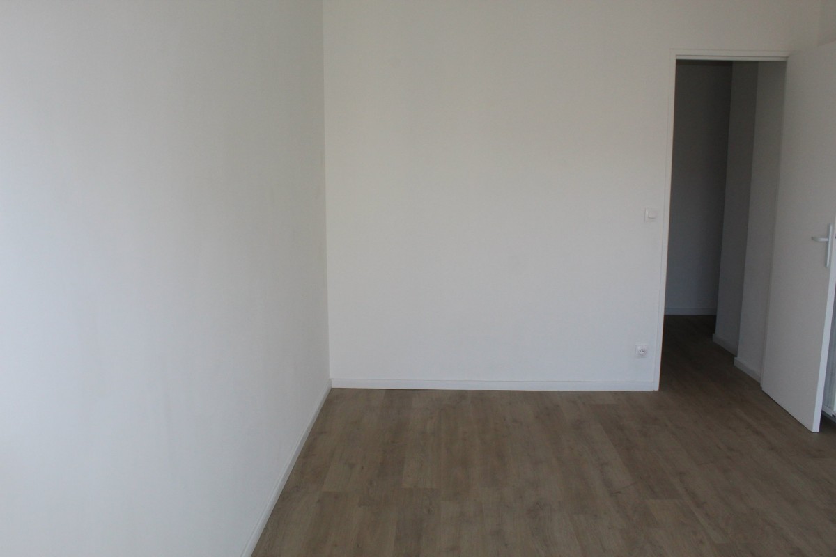 Uthyres lägenhet i Nice Frankrike Alpes Maritimes. Långtidsuthyrning möblerad eller omöblerad lägenhet. Uthyrning av en lägenhet i Nice 51m&#178; 2:a ligger mot öst, north orientering, sydlig riktning, västläge, Frankrike 900 EUR 4.3.2020, 1707287. Ledig lägenhet att hyra i andra hand i Nice.