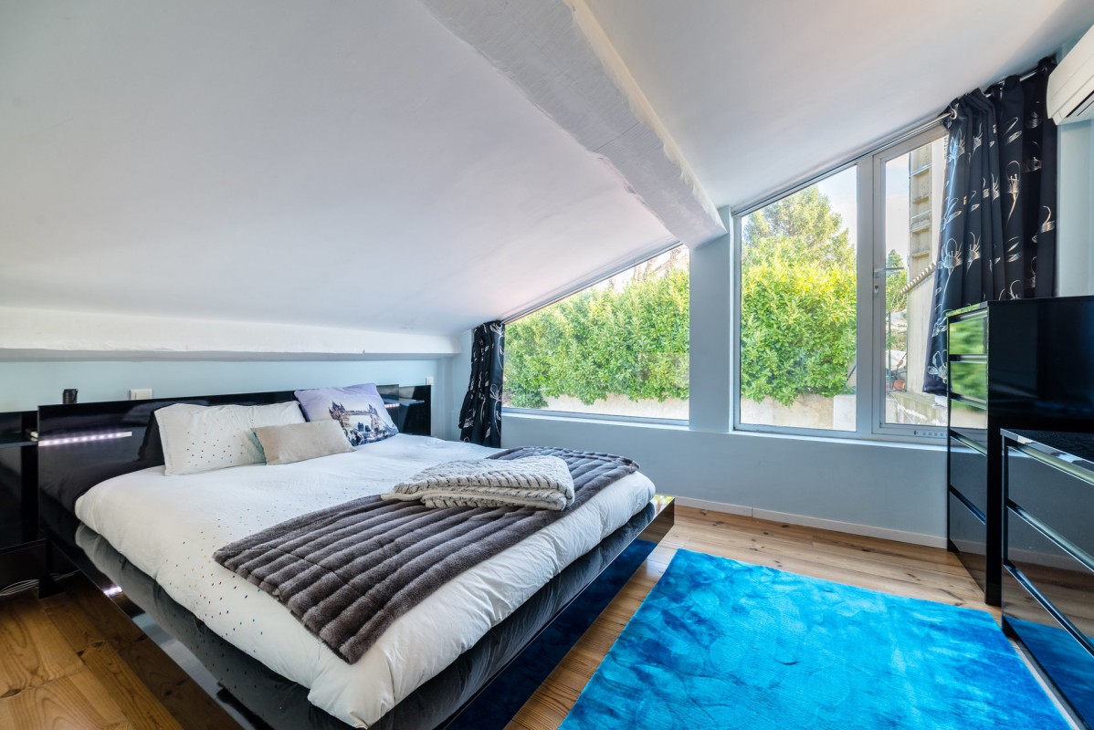 For sale Apartment 74m&#178; in Cagnes sur Mer Alpes Maritimes. Apartment, 2 bedrooms, double pane windows, fireplace, air conditioning, terrace, north oriented, south oriented, sea views. Price to Buy a Apartment is 405000 EUR. In Cagnes sur Mer for sale Apartment. Apartment was published on sales list 4.3.2020 1707344. Selling Apartment in Cagnes sur Mer Alpes Maritimes, France.