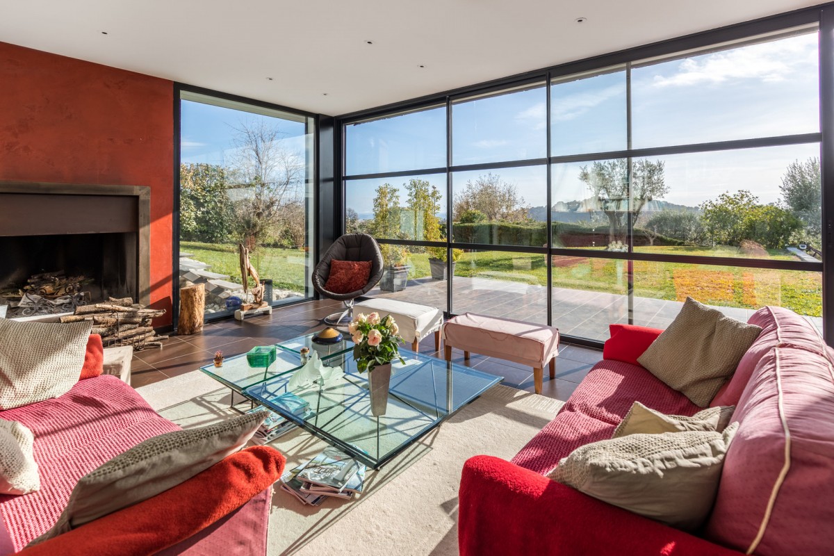 For sale Villa in Cagnes sur Mer Alpes Maritimes. Villa,, fireplace, swimming pool, terrace, east oriented, south oriented, west orientation, sea views. Price to Buy a Villa is 1840000 EUR. In Cagnes sur Mer for sale Villa. Villa was published on sales list 4.3.2020 1707347. Selling Villa in Cagnes sur Mer Alpes Maritimes, France.